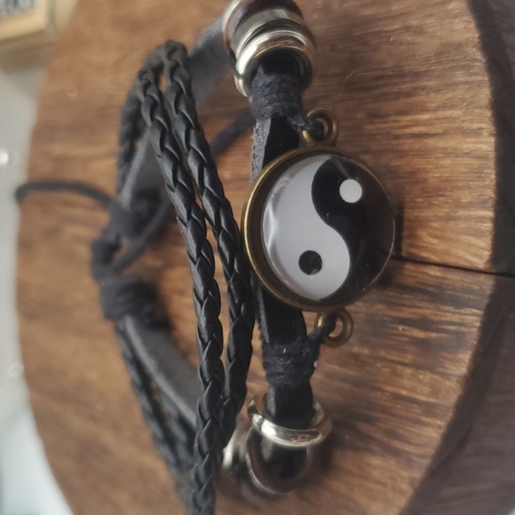 Peqce yin and yang leather‎ paracord bracelet unisex B0231
